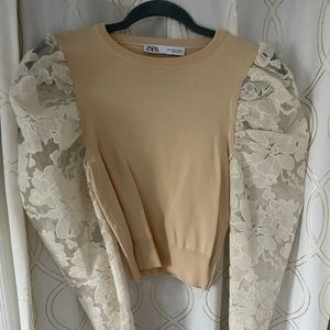 *BRAND NEW** Zara sweater with laced sleeves